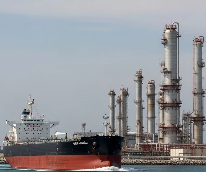 İsrail İran ve ABD savaşında petrol 100 doları aşar mı